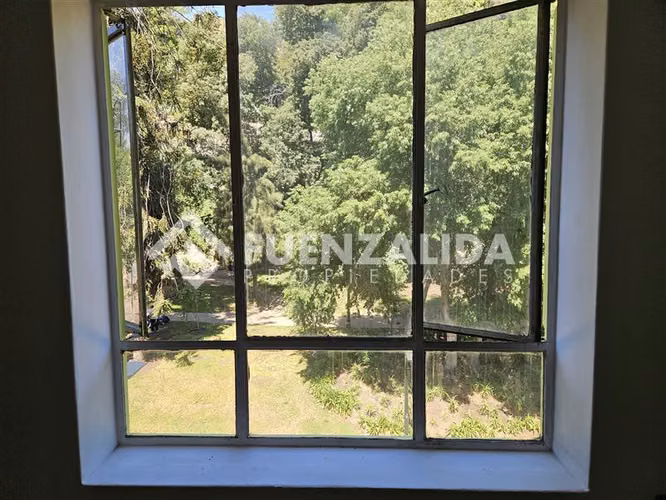 Venta,Oficina,Santiago,6 privados,3baños, Metro Santa lucia