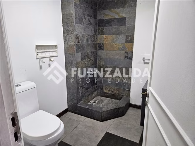 Venta,Oficina,Santiago,6 privados,3baños, Metro Santa lucia