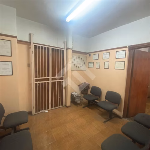 Venta oficina Santiago Estado Agustinas 2 privados un baño