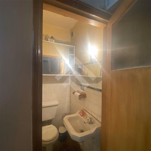 Venta oficina Santiago Estado Agustinas 2 privados un baño