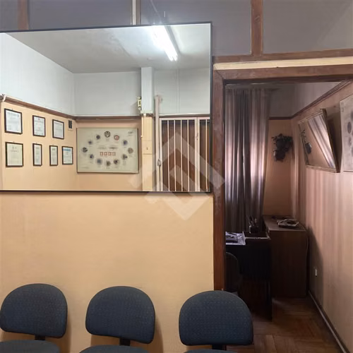 Venta oficina Santiago Estado Agustinas 2 privados un baño