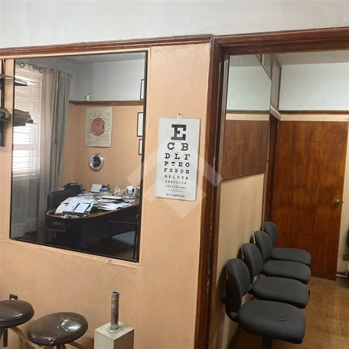 Venta oficina Santiago Estado Agustinas 2 privados un baño