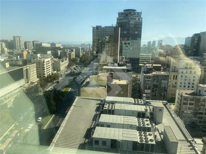 Venta Oficina,Santiago,4 privados,2 baños,Metro Santa Lucia