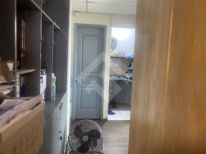Venta Oficina,Santiago,4 privados,2 baños,Metro Santa Lucia