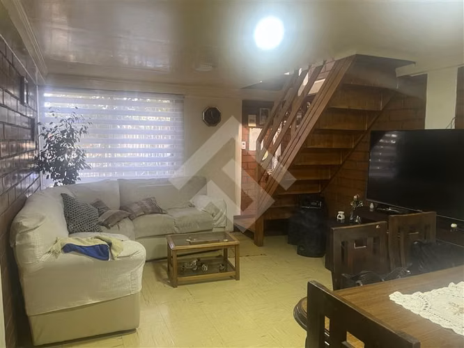 Venta Casa Colina 2 pisos 5 Dormitorios 1 baño