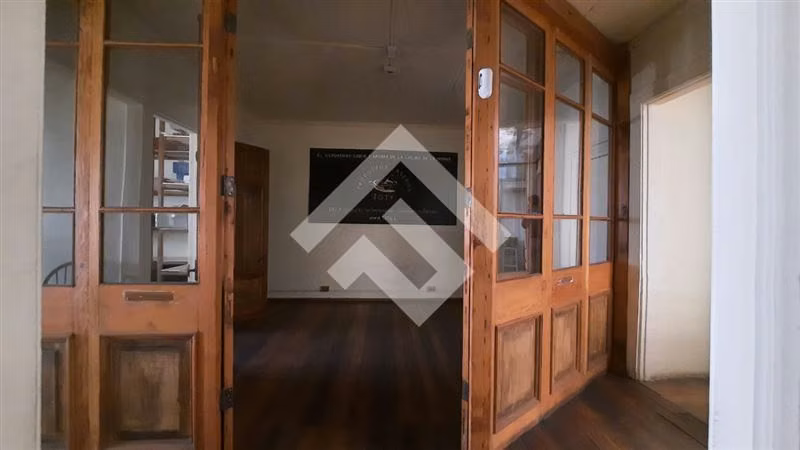 Venta Local Comercial Santiago 4 privados patio techado
