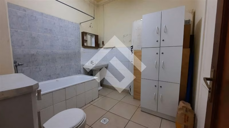 Venta Local Comercial Santiago 4 privados patio techado