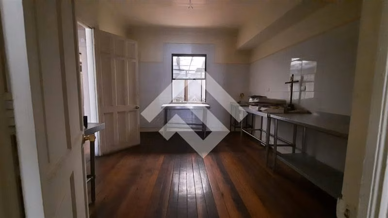 Venta Casa Santiago 4 dormitorios 2 baños Patio techado
