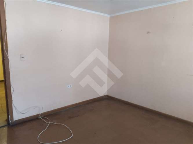 Venta de Casa Estación Central de 5 dorm 2 baños estacionam