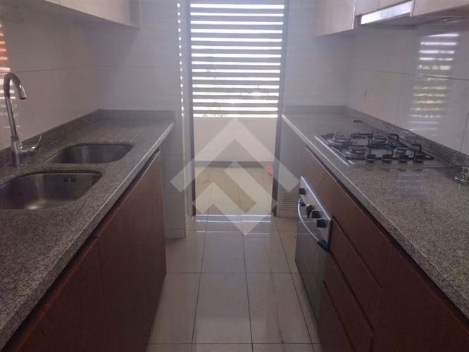 Venta Departamento En Huechuraba 4 Dormitorios, 2 Estaciona