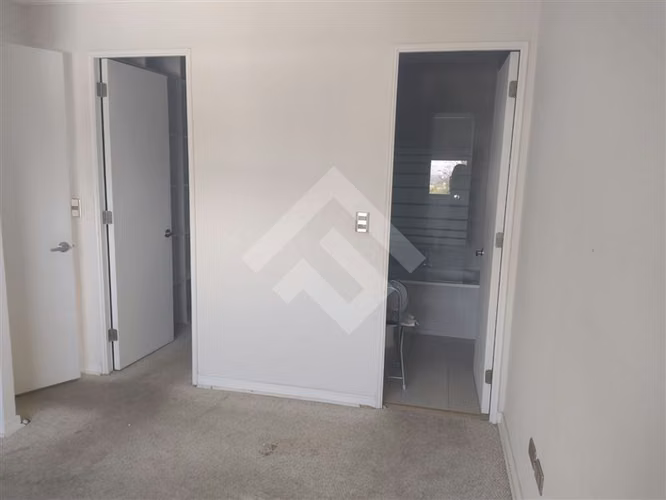 Venta Departamento En Huechuraba 4 Dormitorios, 2 Estaciona