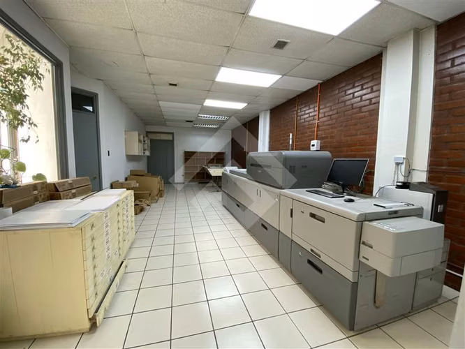 Oficina con Bodega en venta en Santiago