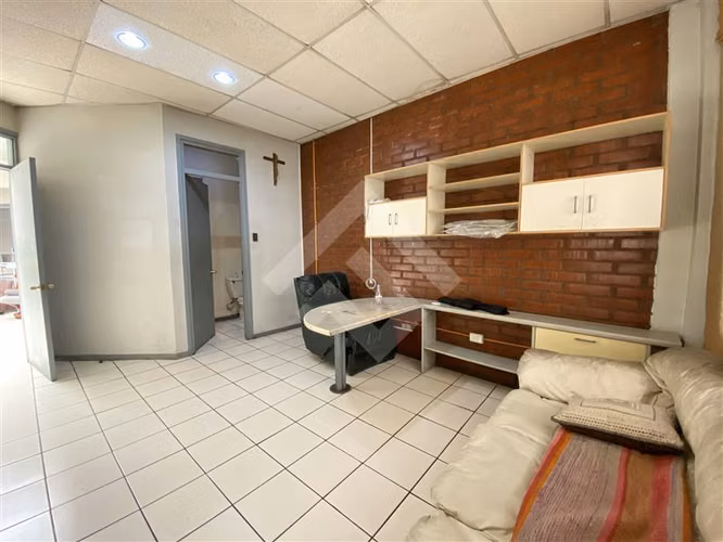 Oficina con Bodega en venta en Santiago