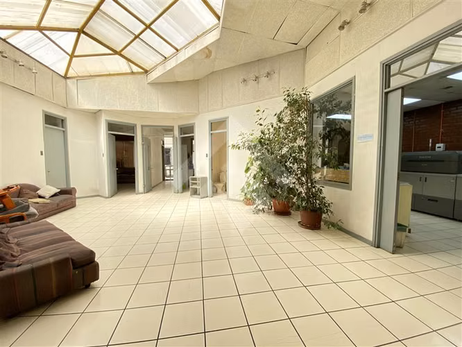 Oficina con Bodega en venta en Santiago