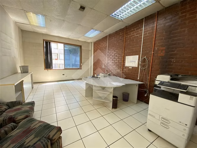 Oficina con Bodega en venta en Santiago