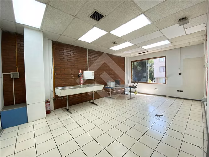 Oficina con Bodega en venta en Santiago
