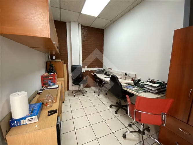 Oficina con Bodega en venta en Santiago