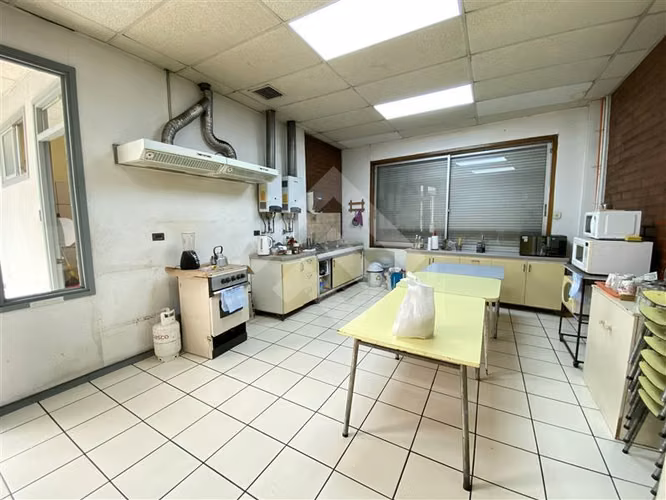 Oficina con Bodega en venta en Santiago