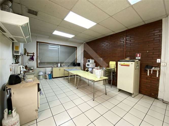 Oficinas o Local, Bodega enventa 18/san ignacio Santiago