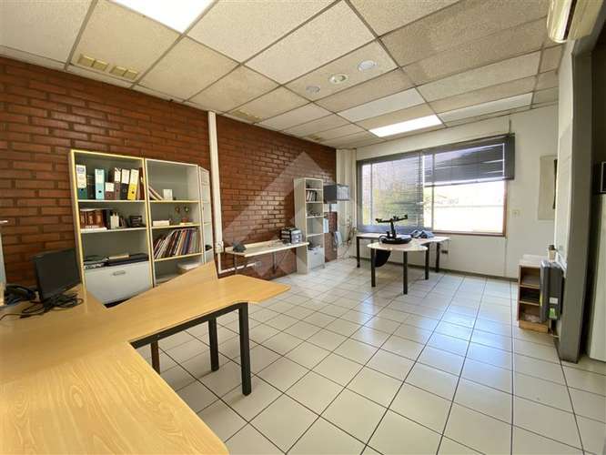 Oficinas o Local, Bodega enventa 18/san ignacio Santiago