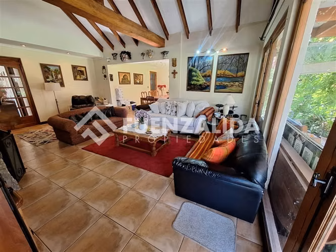 Parcela vendo 5D 4B piscina condominio en Colonia Alemana