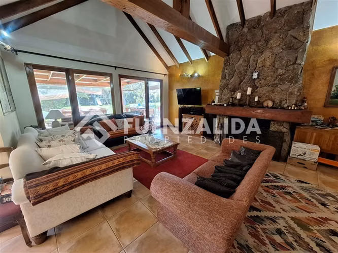 Parcela vendo 5D 4B piscina condominio en Colonia Alemana