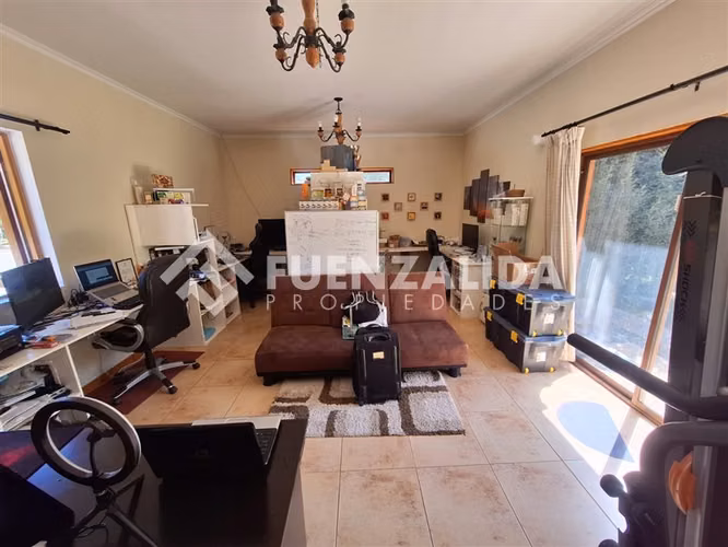 Parcela vendo 5D 4B piscina condominio en Colonia Alemana
