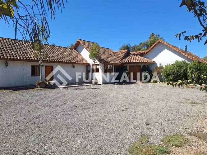 Parcela vendo 5D 4B piscina condominio en Colonia Alemana