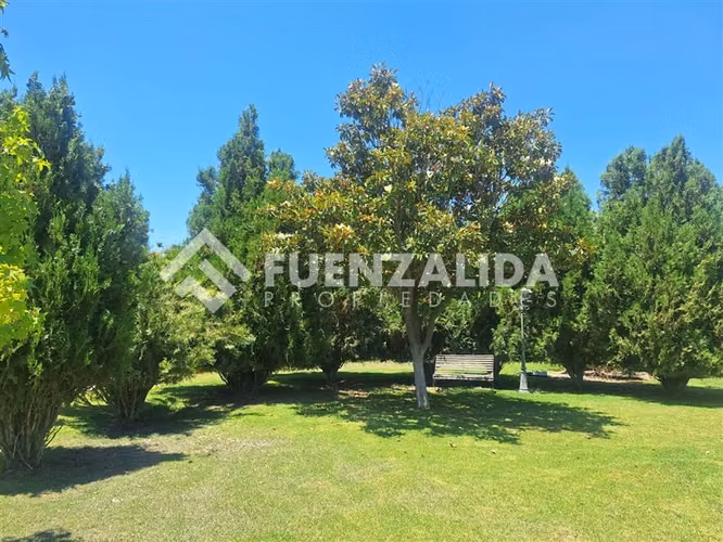 Parcela en venta en Talagante 5 dorm. 5 baños