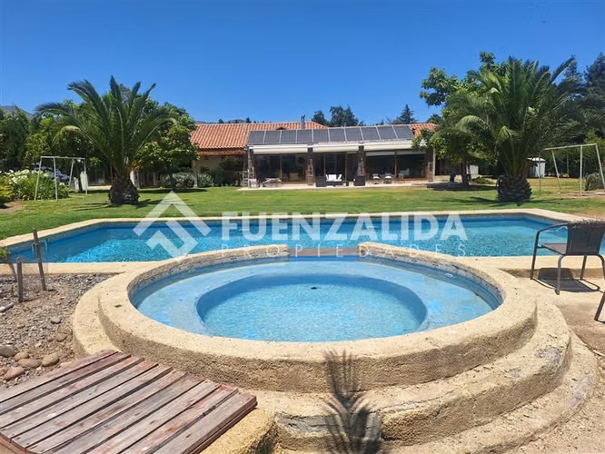Parcela en venta en Talagante 5 dorm. 5 baños