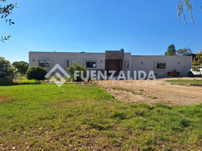 Casa en venta de 3 dorm. 2 baños en Talagante