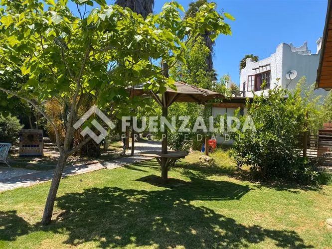 Casa Vendo 3D 2B piscina terraza en centro Isla de Maipo