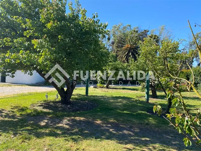 Parcela vendo con 3 casas piscina quincho en Talagante