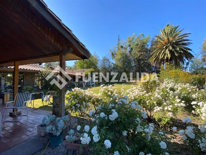 Parcela vendo con 3 casas piscina quincho en Talagante