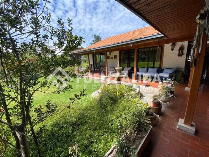 Parcela vendo con 3 casas piscina quincho en Talagante