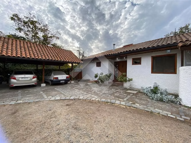 Parcela vendo con 3 casas piscina quincho en Talagante