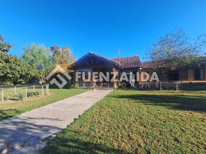 Casa en venta de 4 dorm. en Peñaflor Colonia Alemana