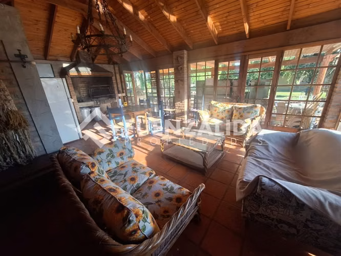 Casa en venta de 4 dorm. en Peñaflor Colonia Alemana