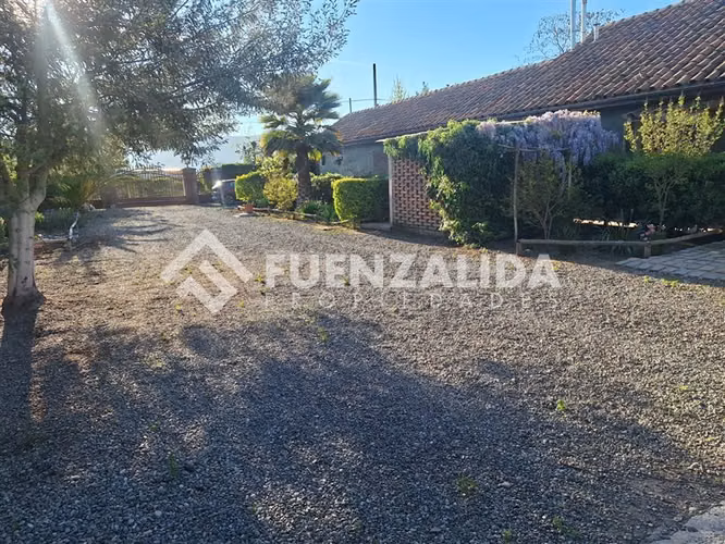 Casa en venta de 4 dorm. en Peñaflor Colonia Alemana