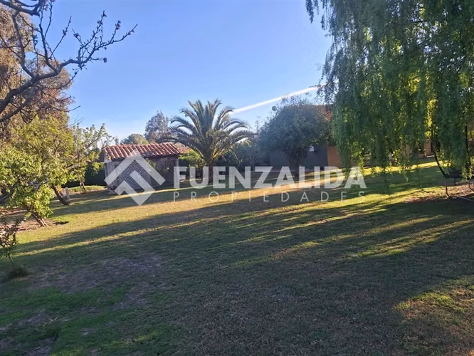 Casa en venta de 4 dorm. en Peñaflor Colonia Alemana