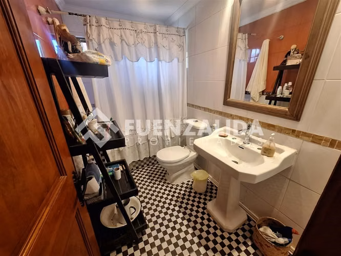 Casa en venta de 4 dorm. en Peñaflor Colonia Alemana