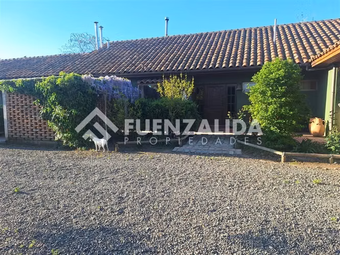 Casa en venta de 4 dorm. en Peñaflor Colonia Alemana