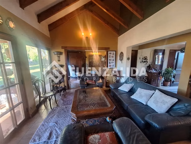 Casa en venta de 4 dorm. en Peñaflor Colonia Alemana