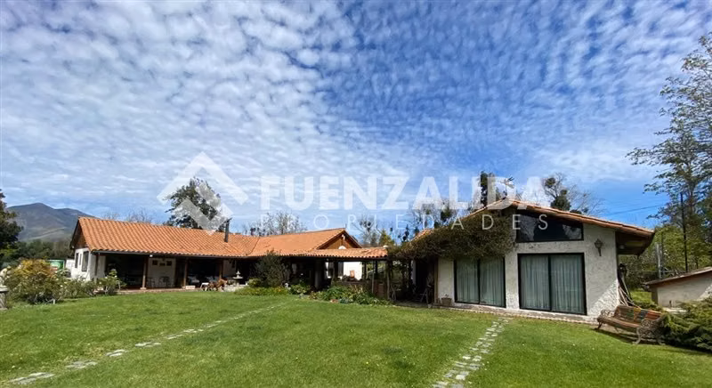 Parcela con 3 casas piscina quincho vendo en Talagante