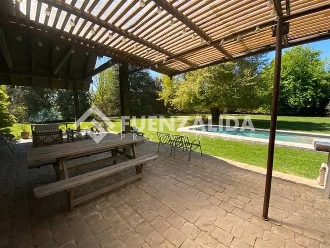Casa en Parcela vendo 6D 6B piscina terraza en Talagante