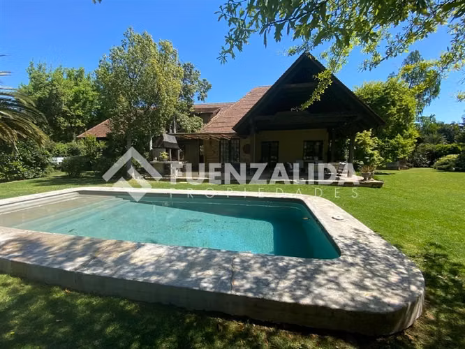 Casa en Parcela vendo 6D 6B piscina terraza en Talagante