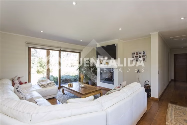 Casa en venta de 6 dorm. en Talagante