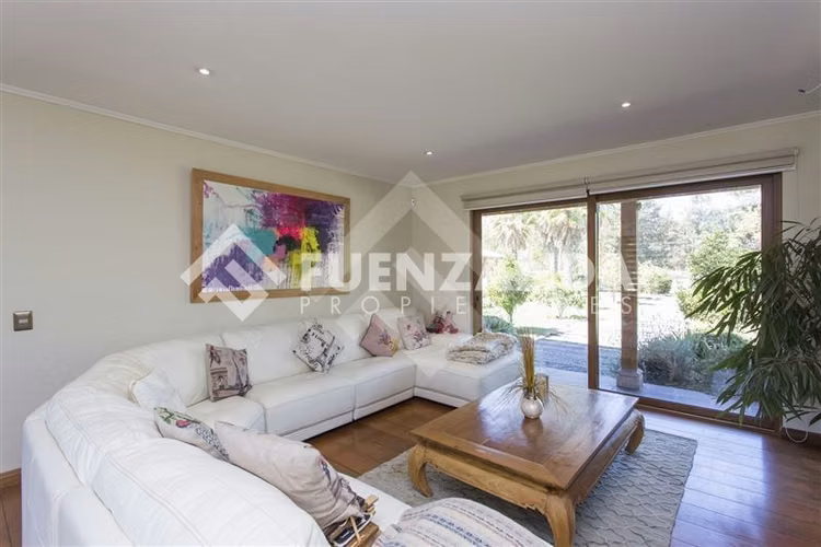 Casa en venta de 6 dorm. en Talagante
