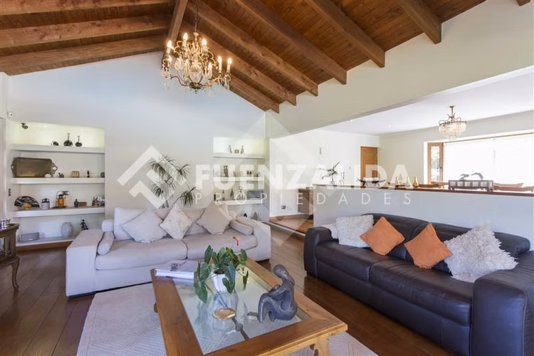 Casa en venta de 6 dorm. en Talagante