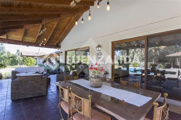 Casa en venta de 6 dorm. en Talagante